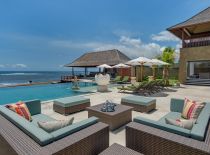 Villa Bayu Gita - Beach Front, cubierta de la piscina
